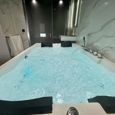 Penthouse Manhattan Jacuzzi Balneo Luxe *