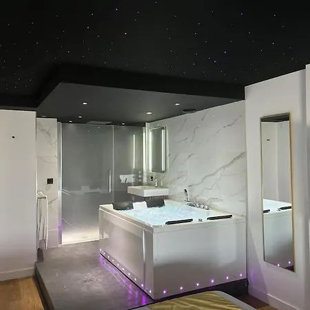 Penthouse Manhattan Jacuzzi Balneo Luxe Apartment